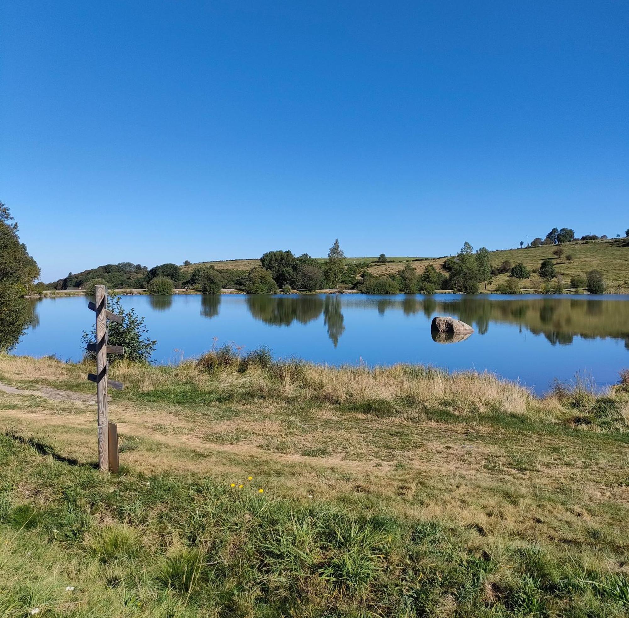 Grand Appartement Vue Magnifique Murat-le-Quaire Luaran gambar
